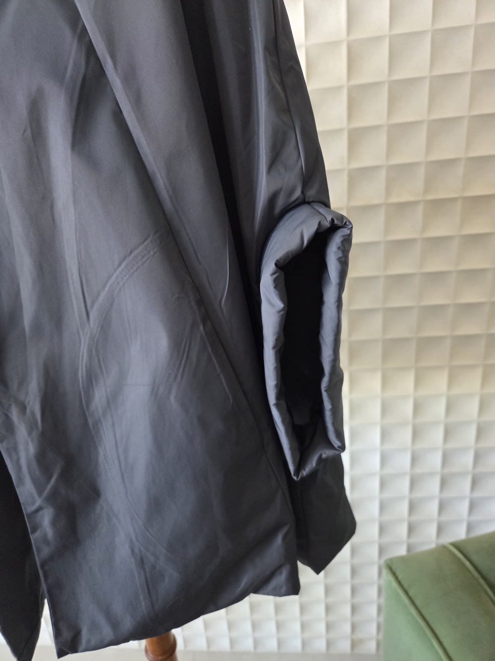 Planet by Lauren G $396 MSRP Nylon Chic Cape in Dark Gray, One Size OS Oversized - Picture 3 of 9